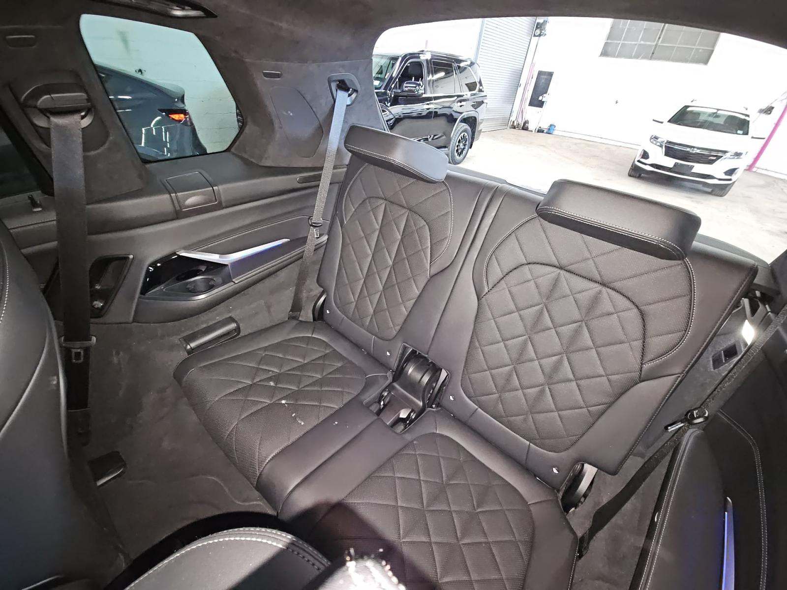 2023 BMW X7 xDrive40i AWD