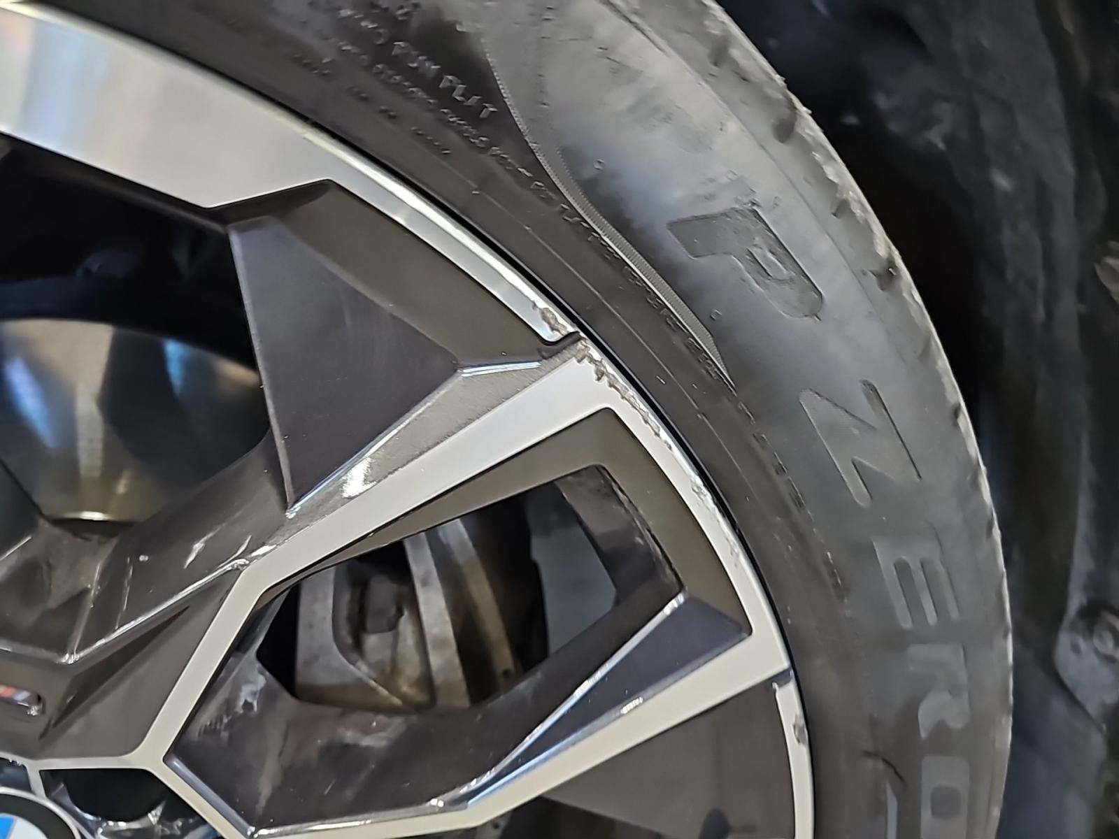 2023 BMW X7 xDrive40i AWD