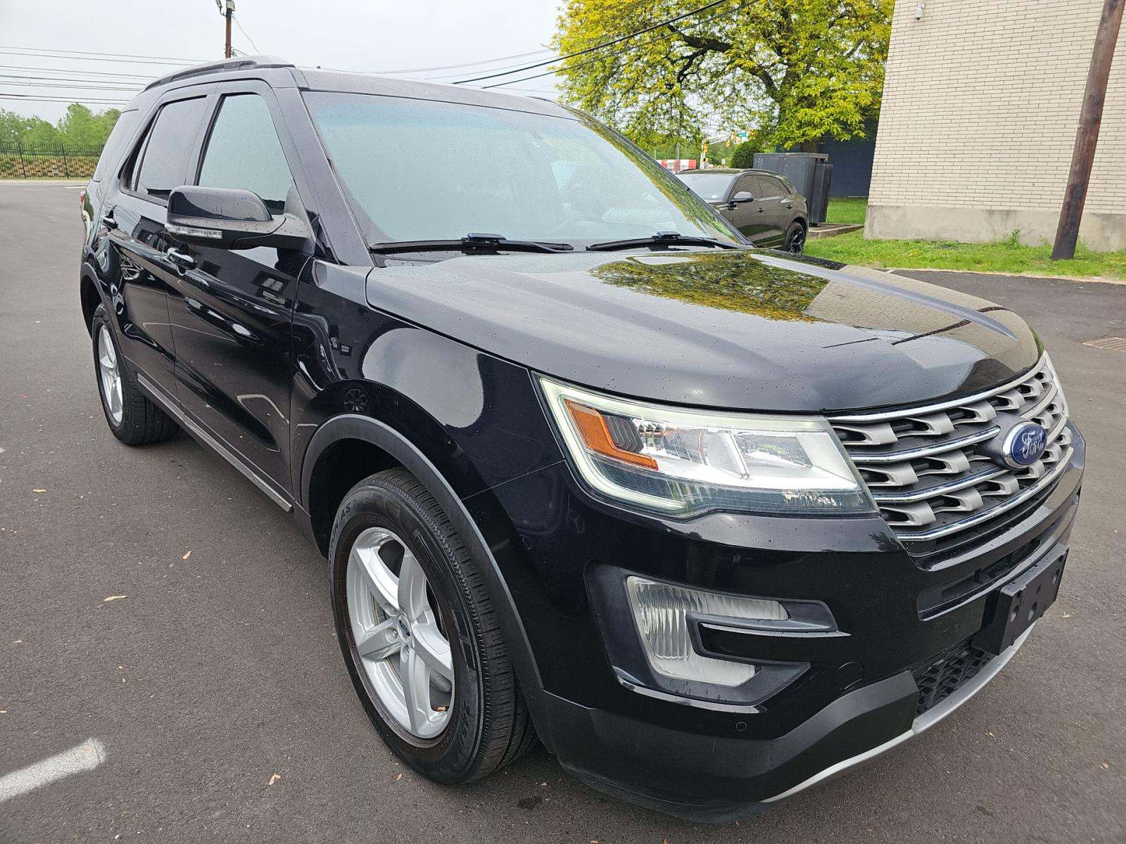 FORD EXPLORER - 4