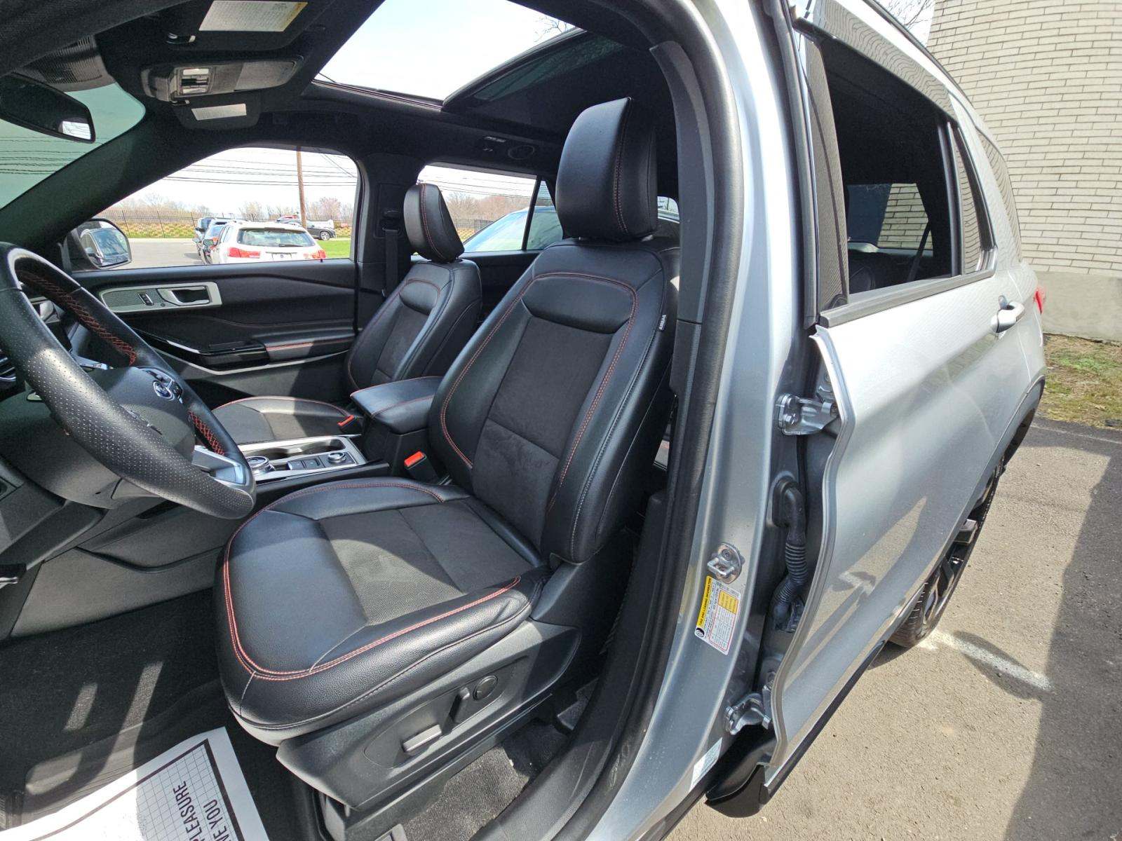 2023 Ford Explorer ST-Line AWD