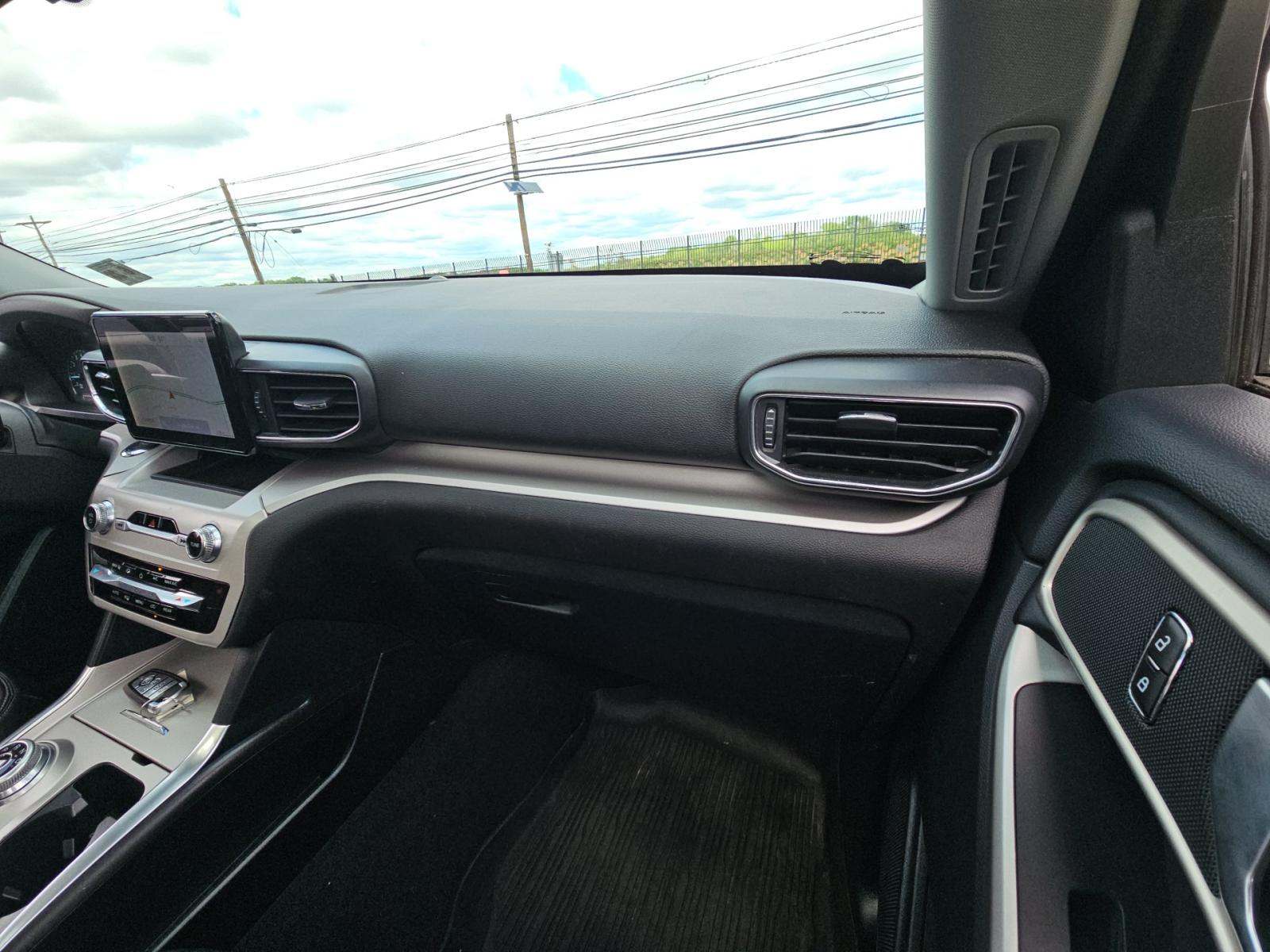 2023 Ford Explorer XLT AWD