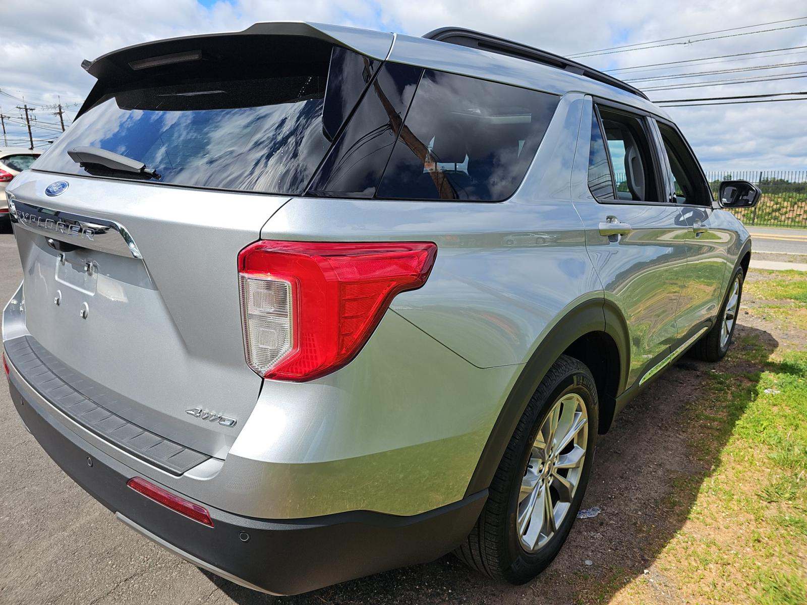 FORD EXPLORER - 3