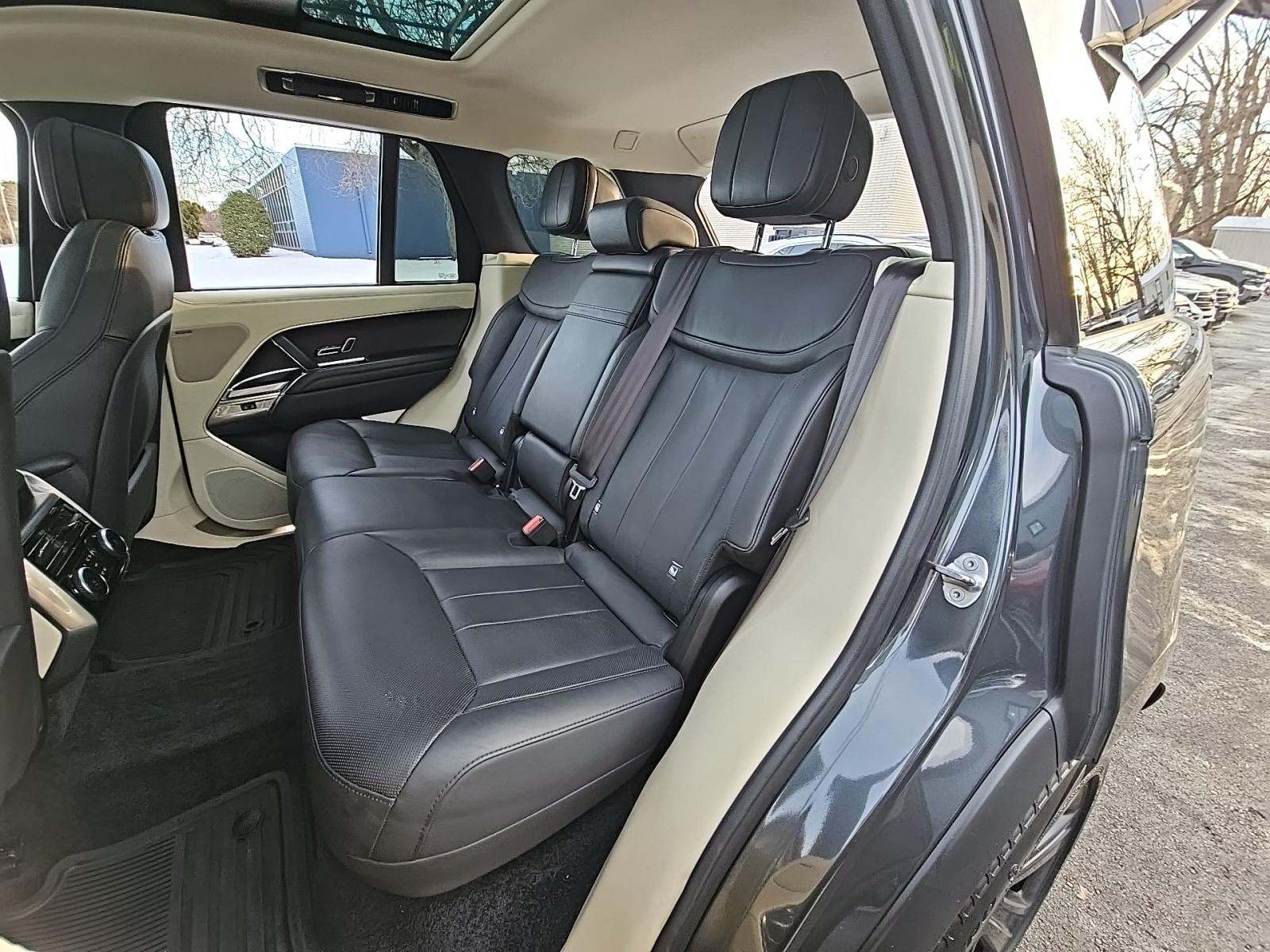 2023 Land Rover Range Rover SE AWD