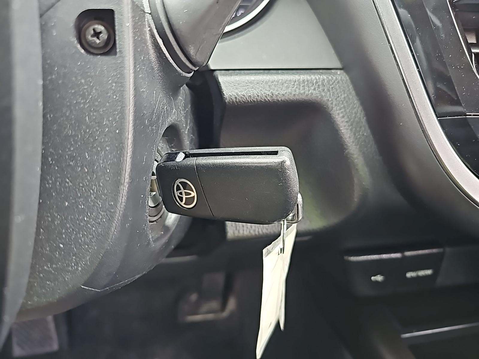 2023 Toyota Camry SE FWD