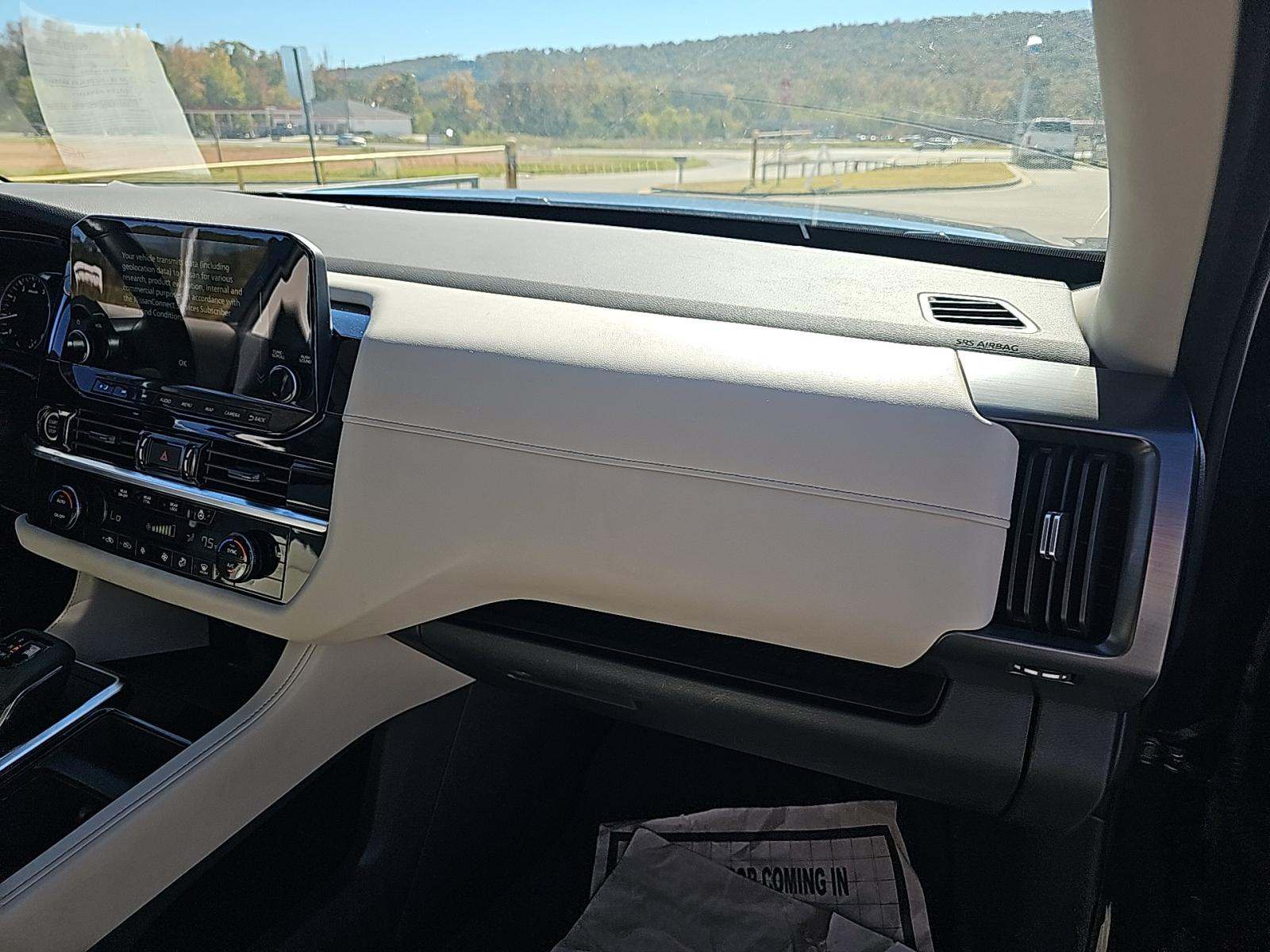 2024 Nissan Pathfinder SL FWD