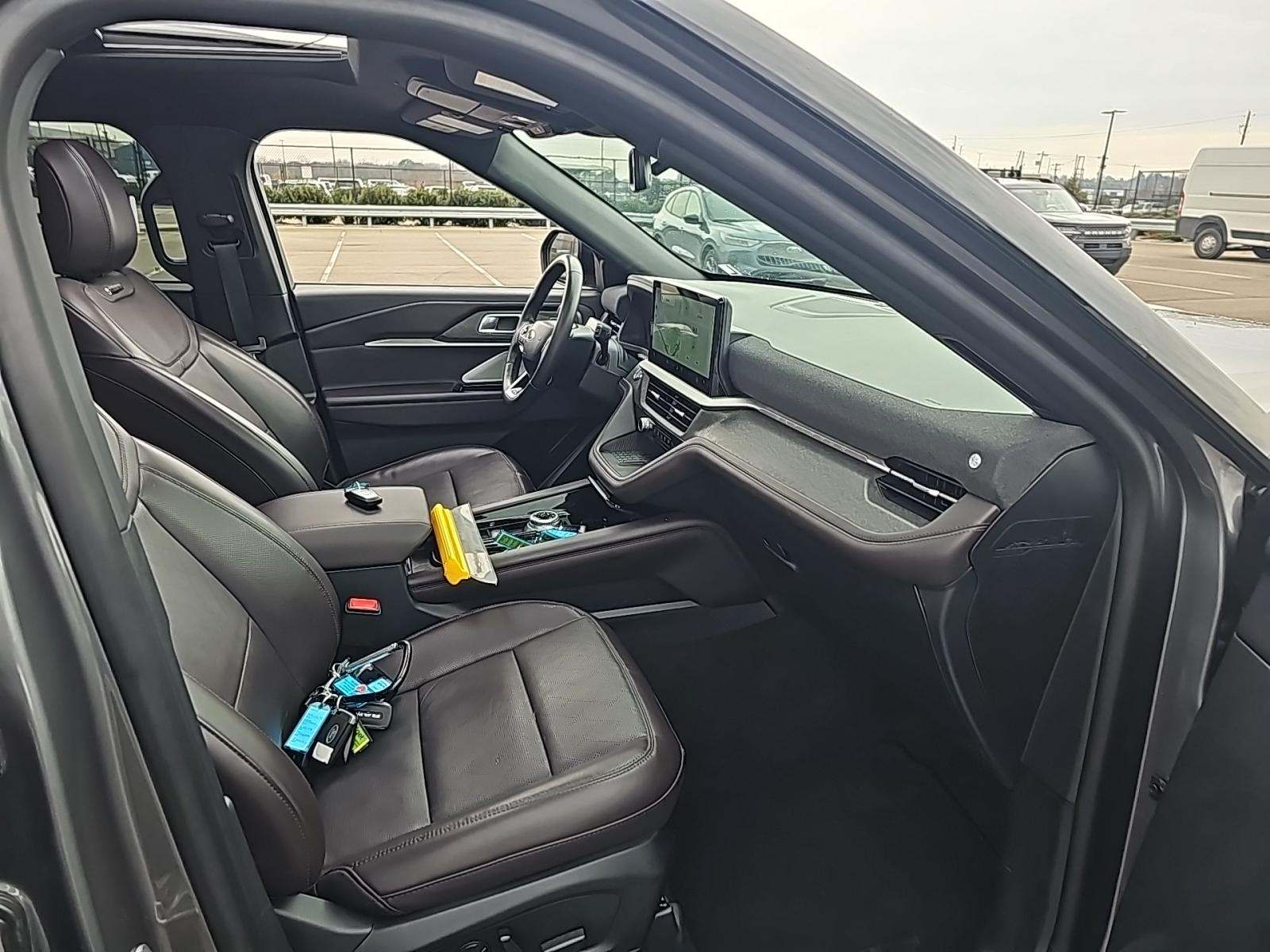 2025 Ford Explorer Platinum RWD