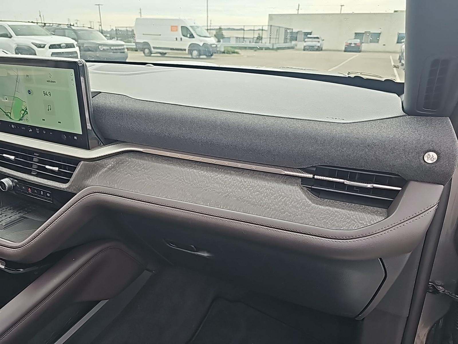 2025 Ford Explorer Platinum RWD