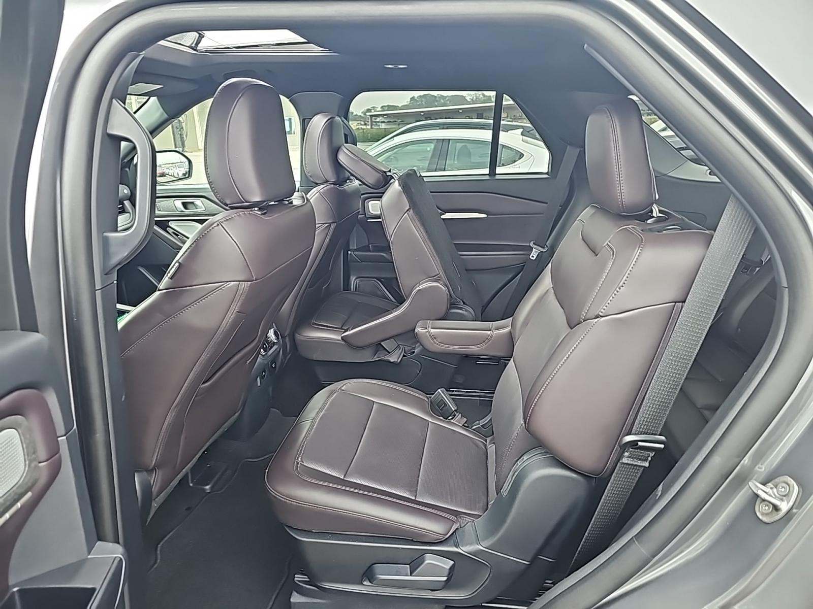 2025 Ford Explorer Platinum RWD