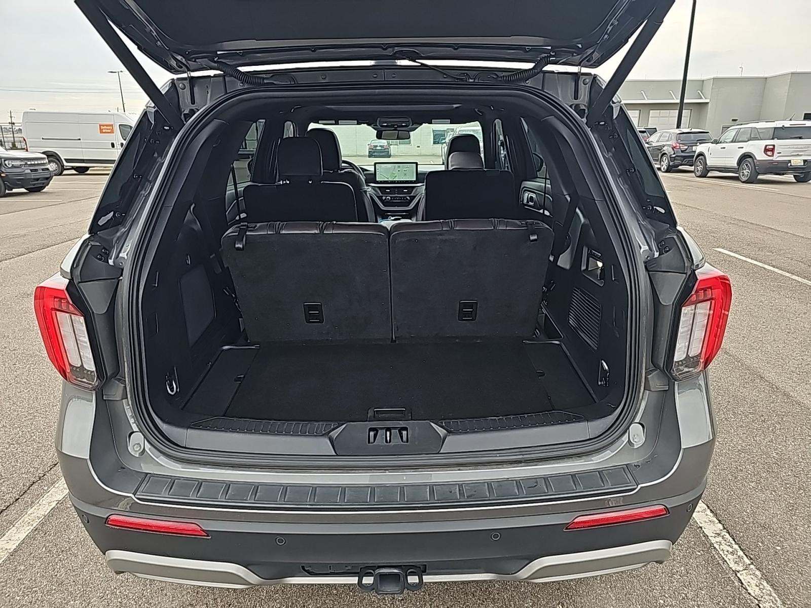 2025 Ford Explorer Platinum RWD