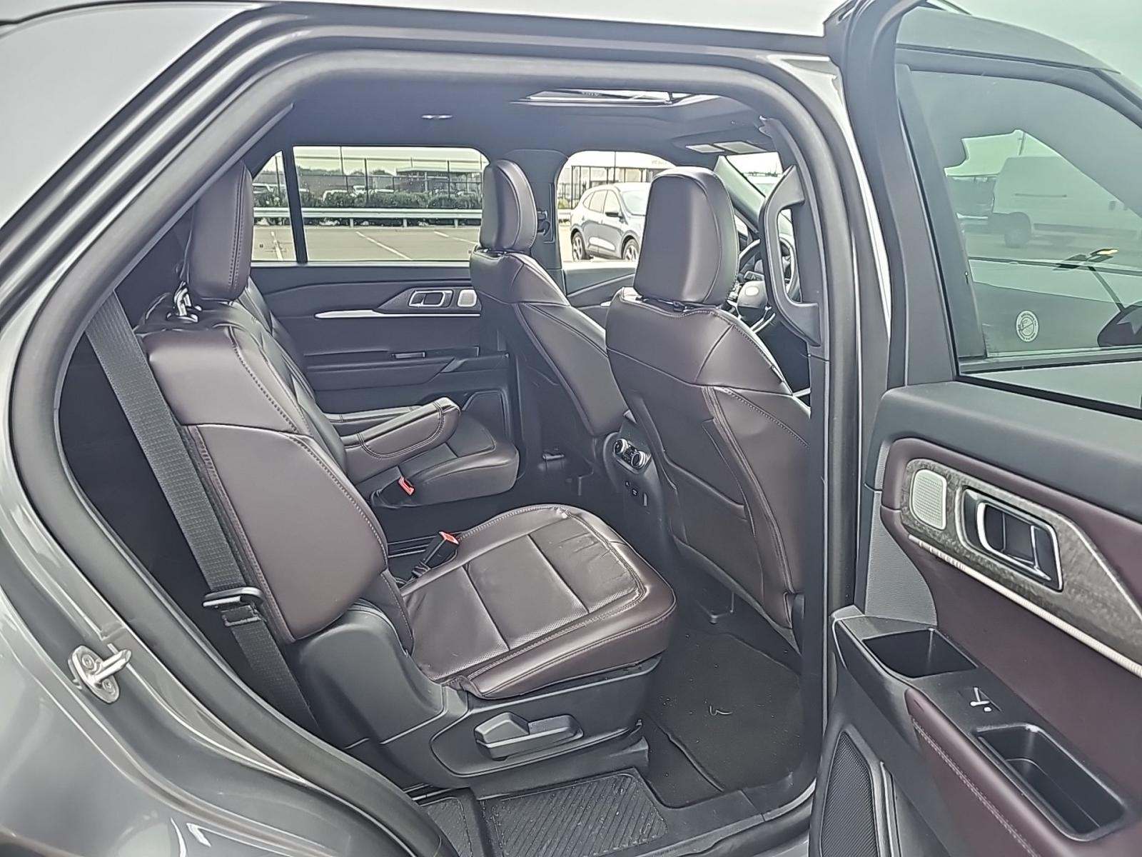 2025 Ford Explorer Platinum RWD