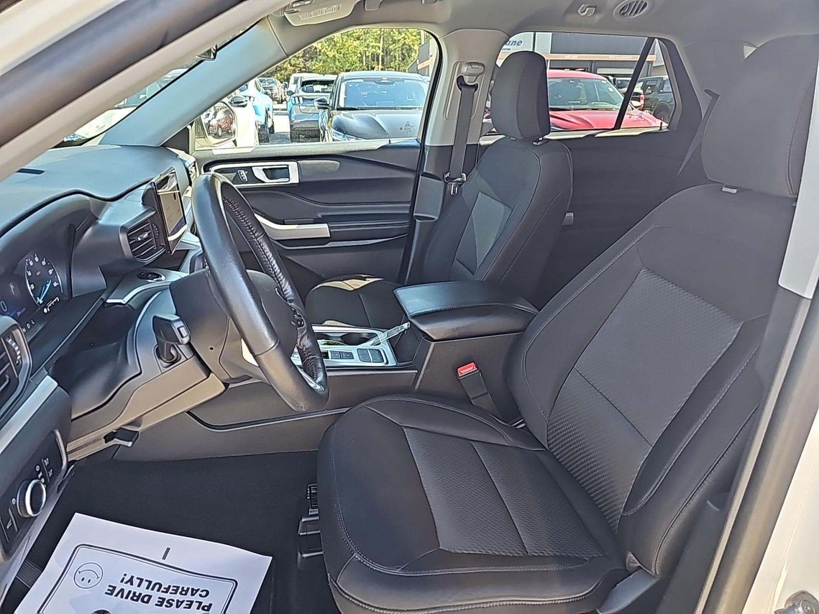 2023 Ford Explorer XLT RWD