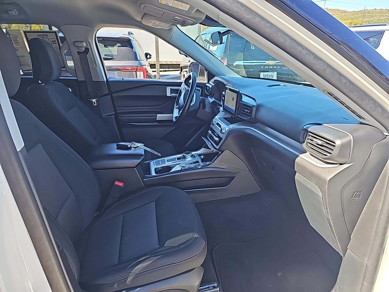 2023 Ford Explorer XLT RWD