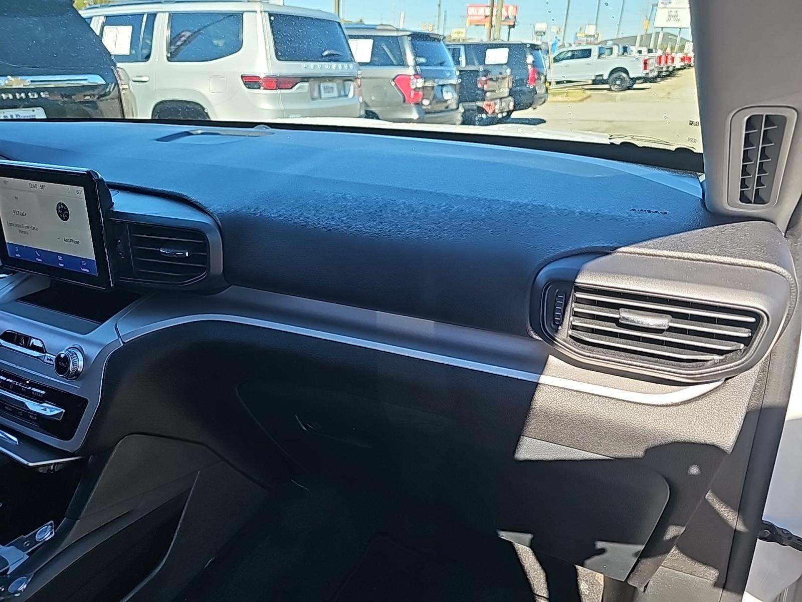 2023 Ford Explorer XLT RWD