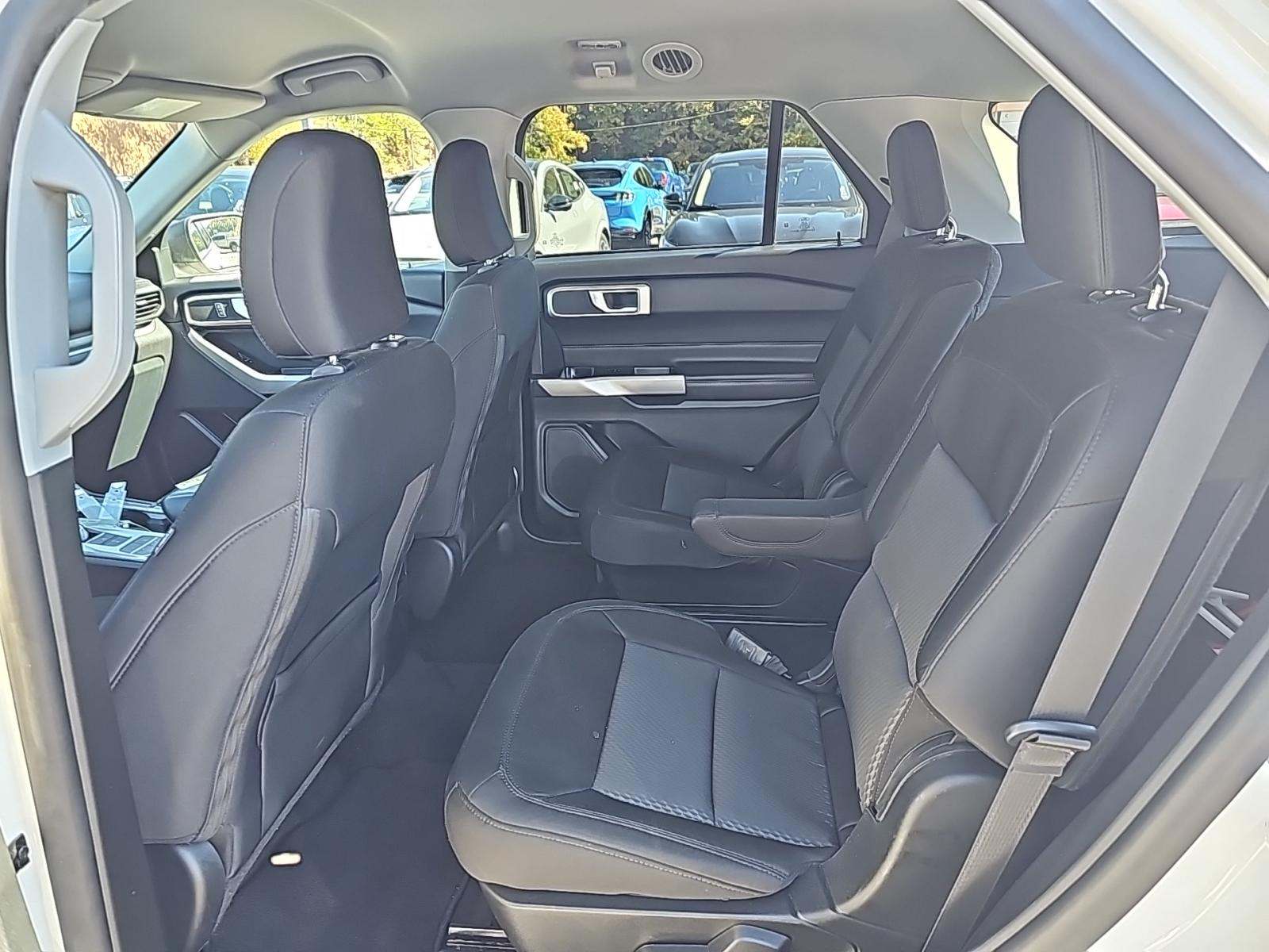 2023 Ford Explorer XLT RWD