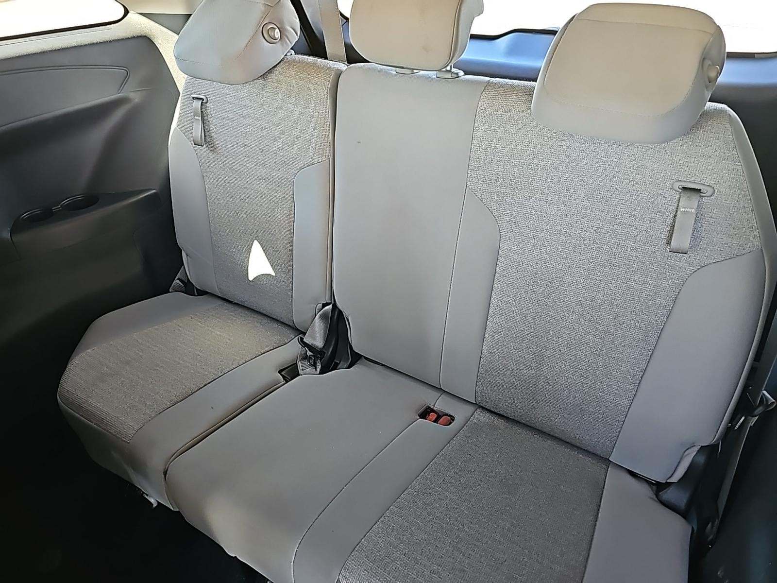 2025 Toyota Sienna LE FWD