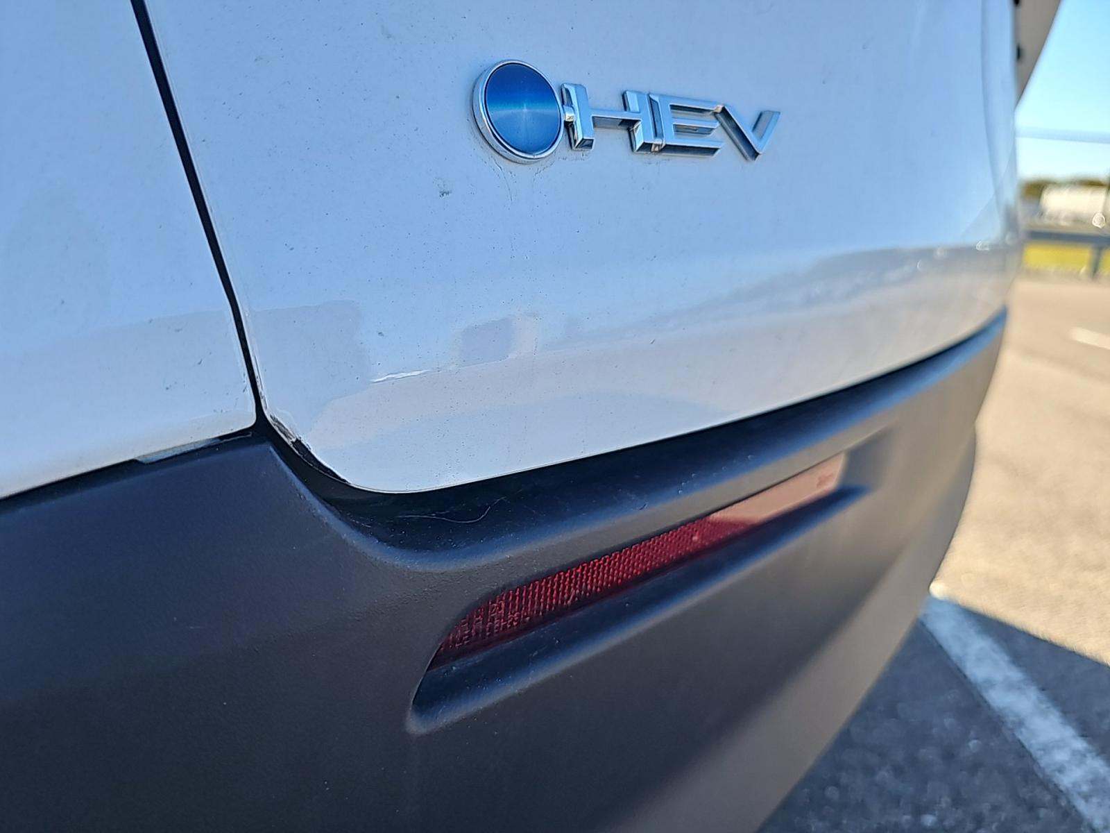 2025 Toyota Sienna LE FWD