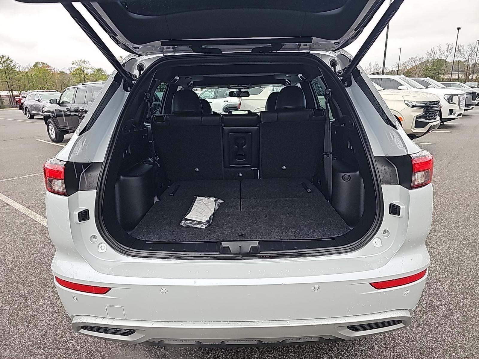 2023 Mitsubishi Outlander SEL FWD