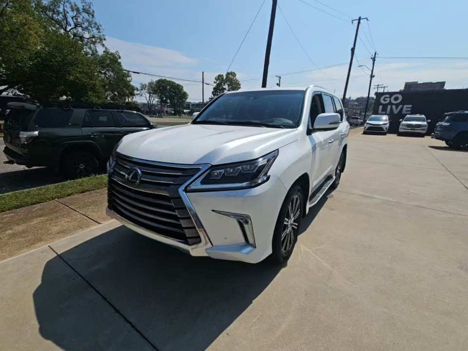 2021 Lexus LX 570 Three-Row
