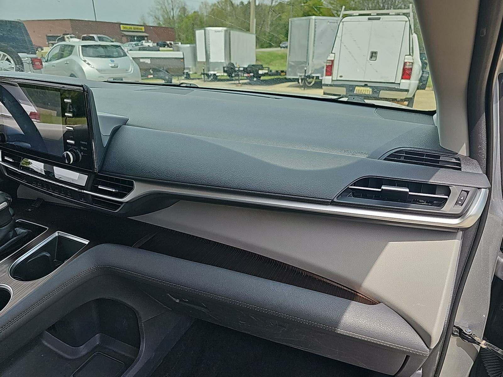 2023 Toyota Sienna XLE FWD