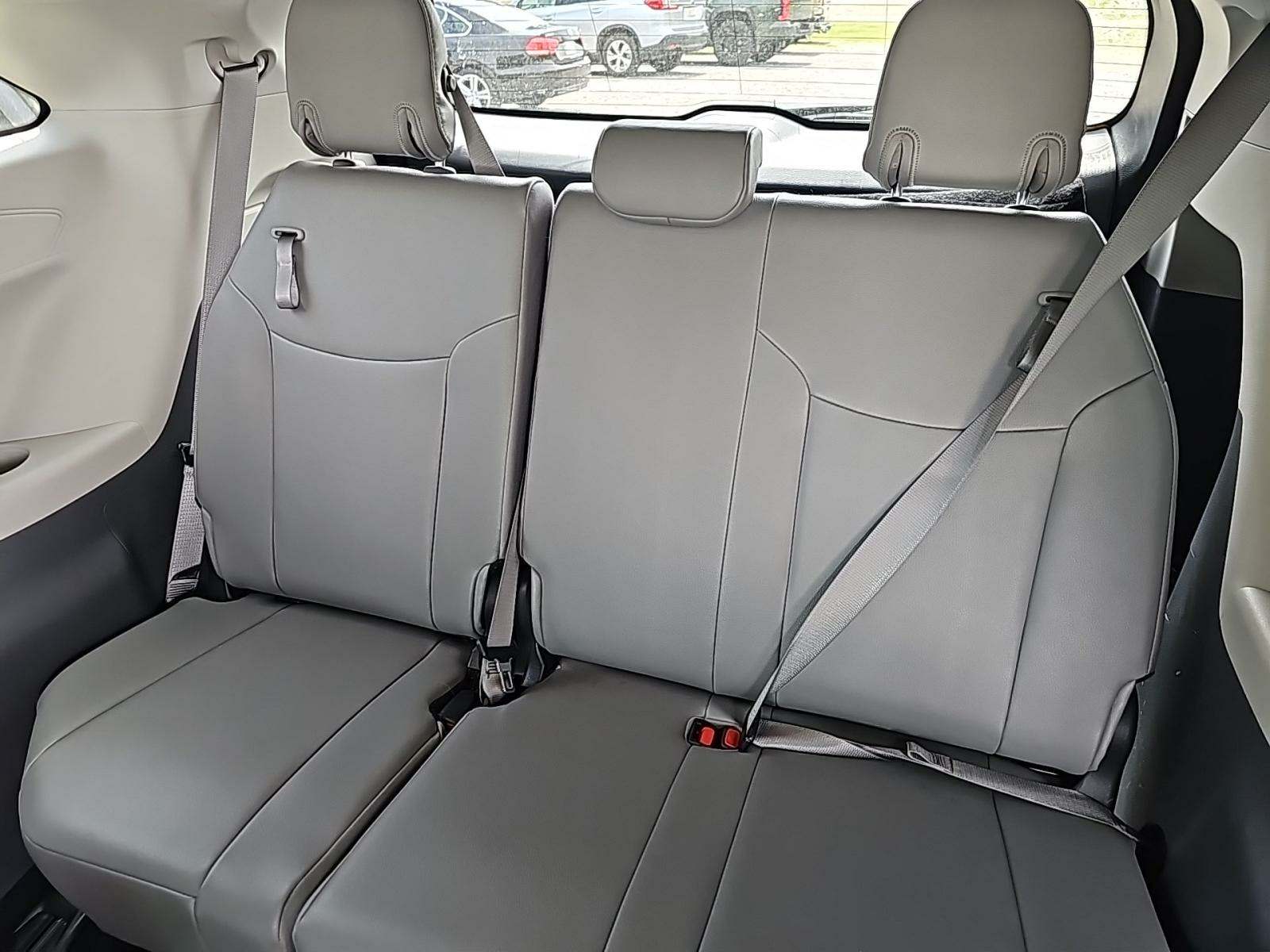 2023 Toyota Sienna XLE FWD