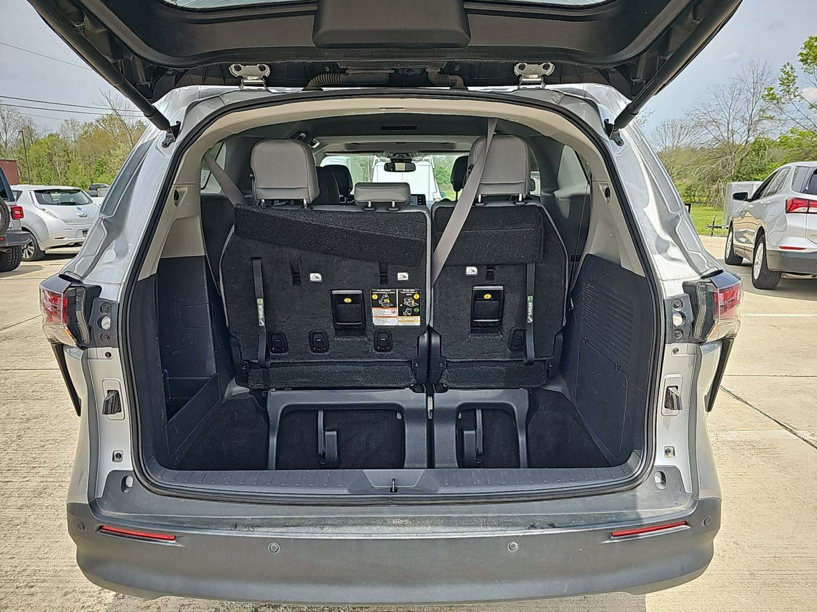 2023 Toyota Sienna XLE FWD