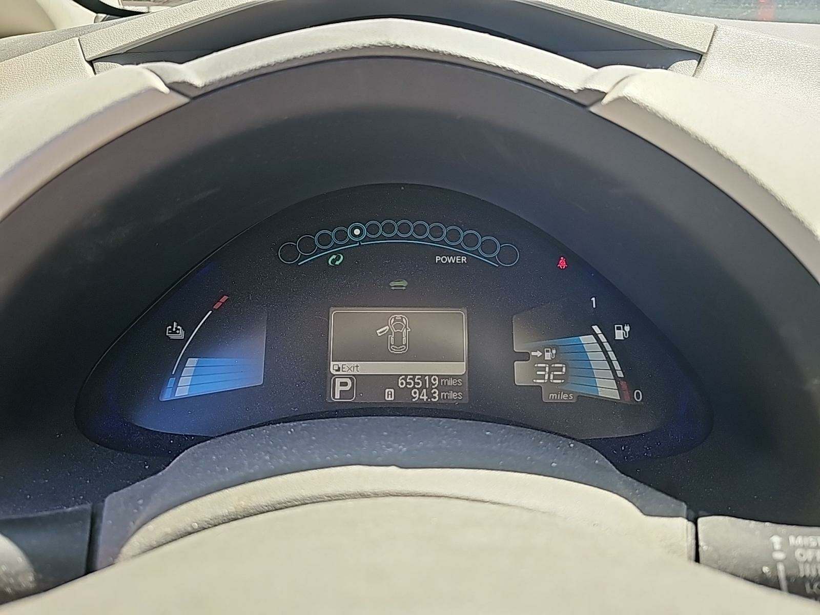 2016 Nissan LEAF SV FWD