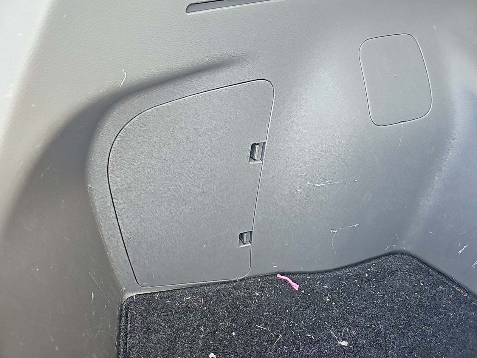 2016 Nissan LEAF SV FWD