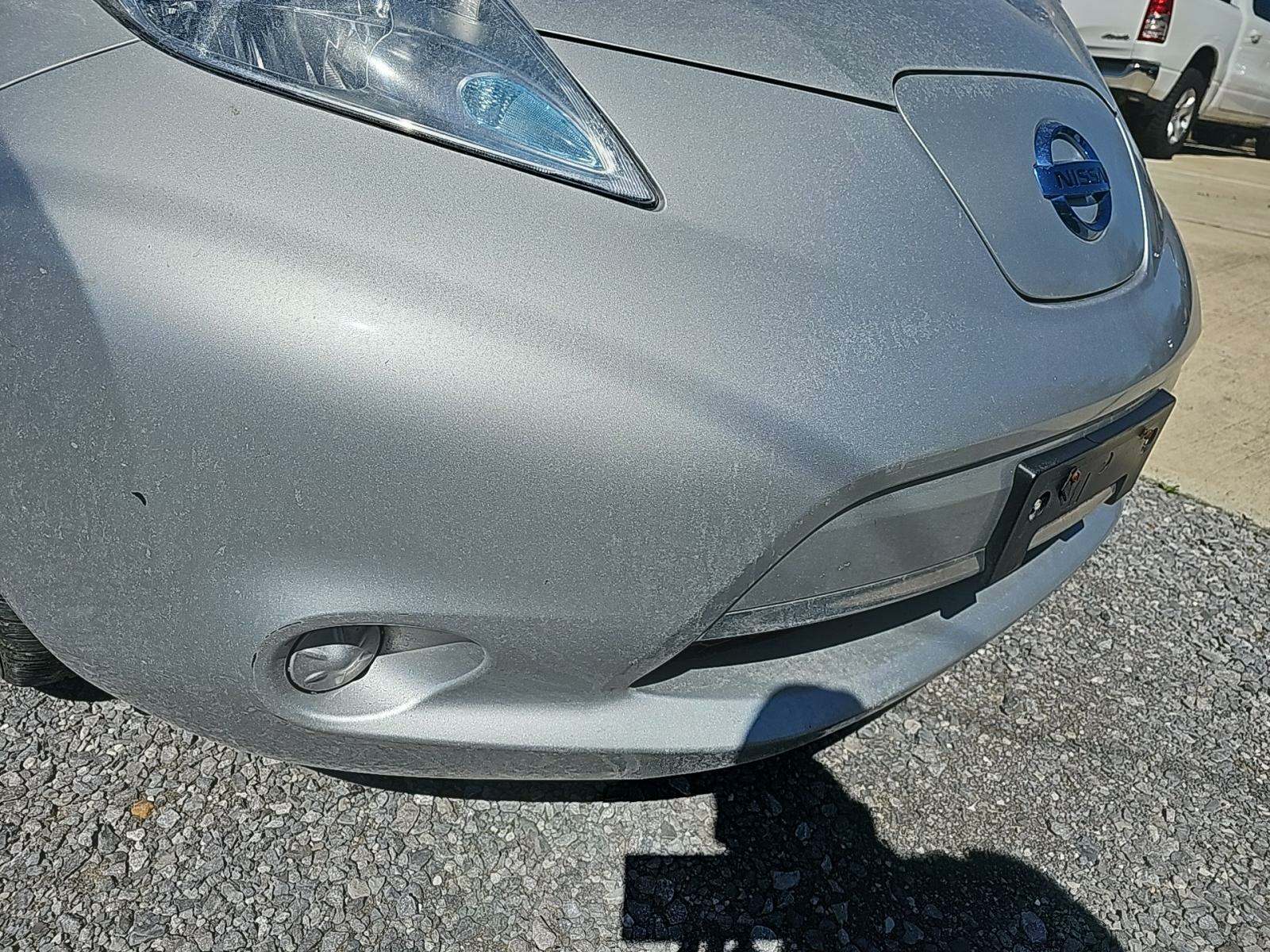 2016 Nissan LEAF SV FWD