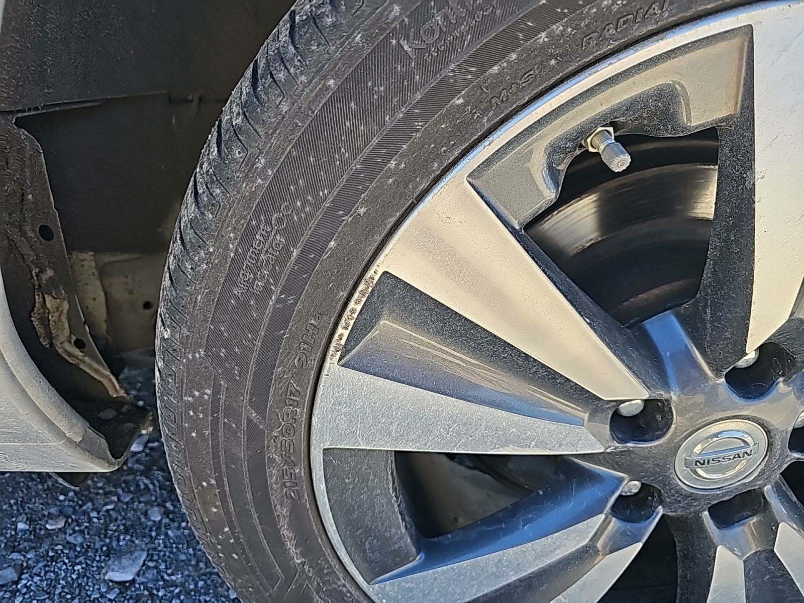 2016 Nissan LEAF SV FWD