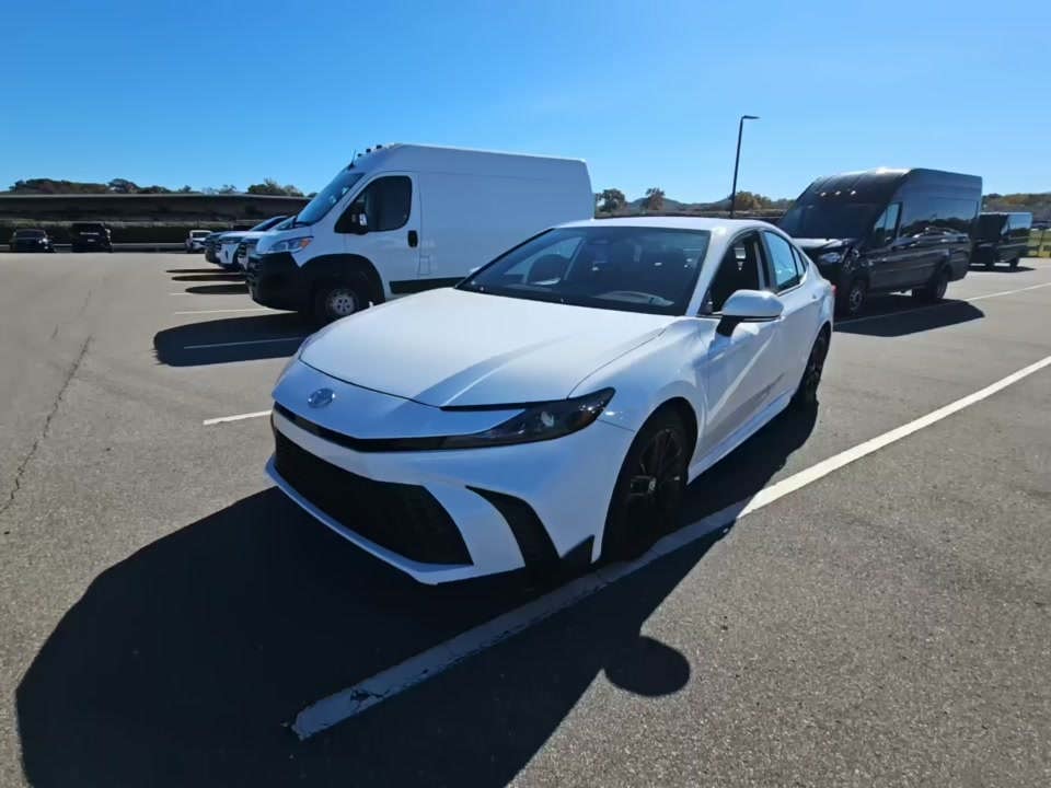 2025 Toyota Camry SE FWD