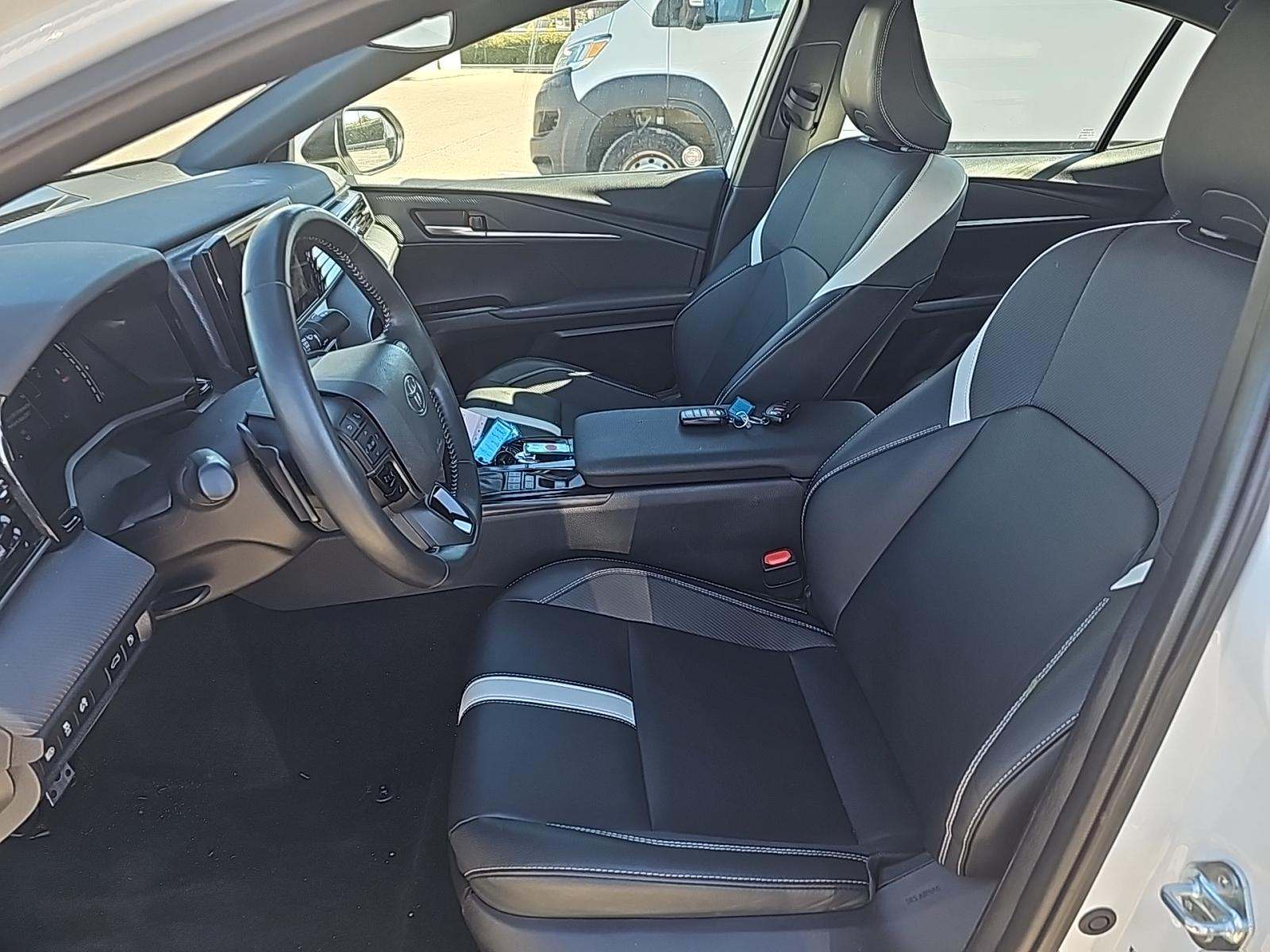 2025 Toyota Camry SE FWD