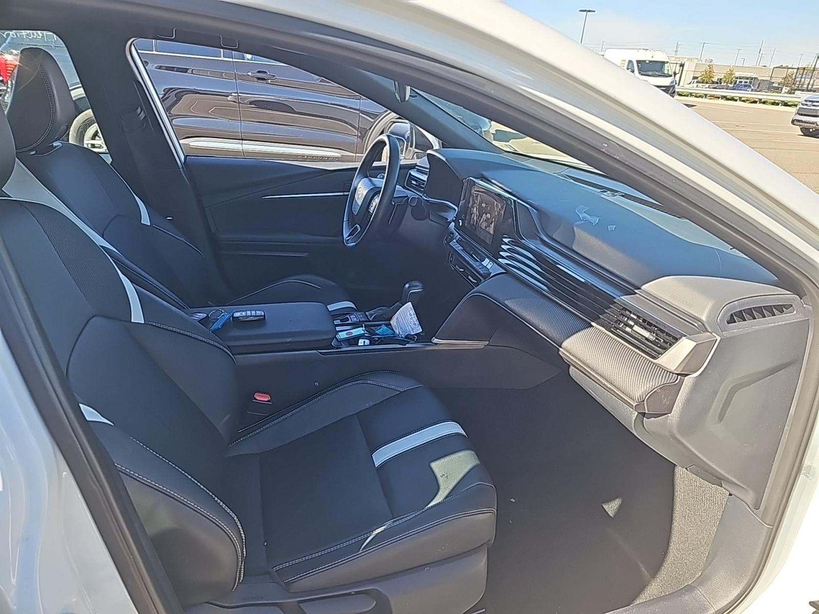 2025 Toyota Camry SE FWD