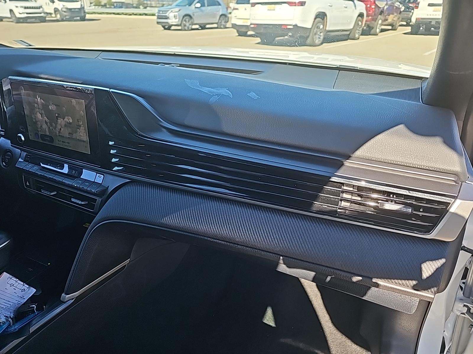 2025 Toyota Camry SE FWD