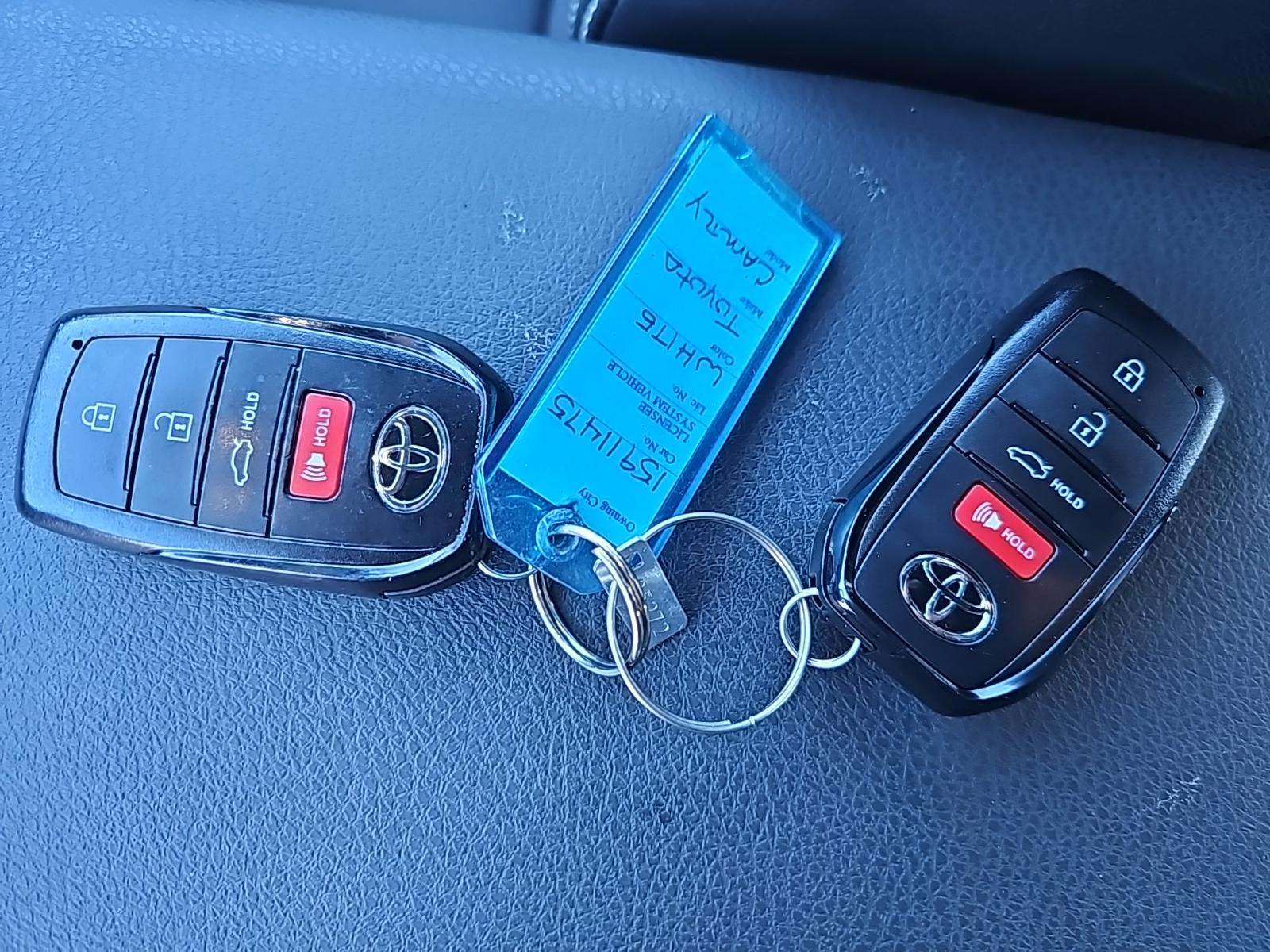 2025 Toyota Camry SE FWD