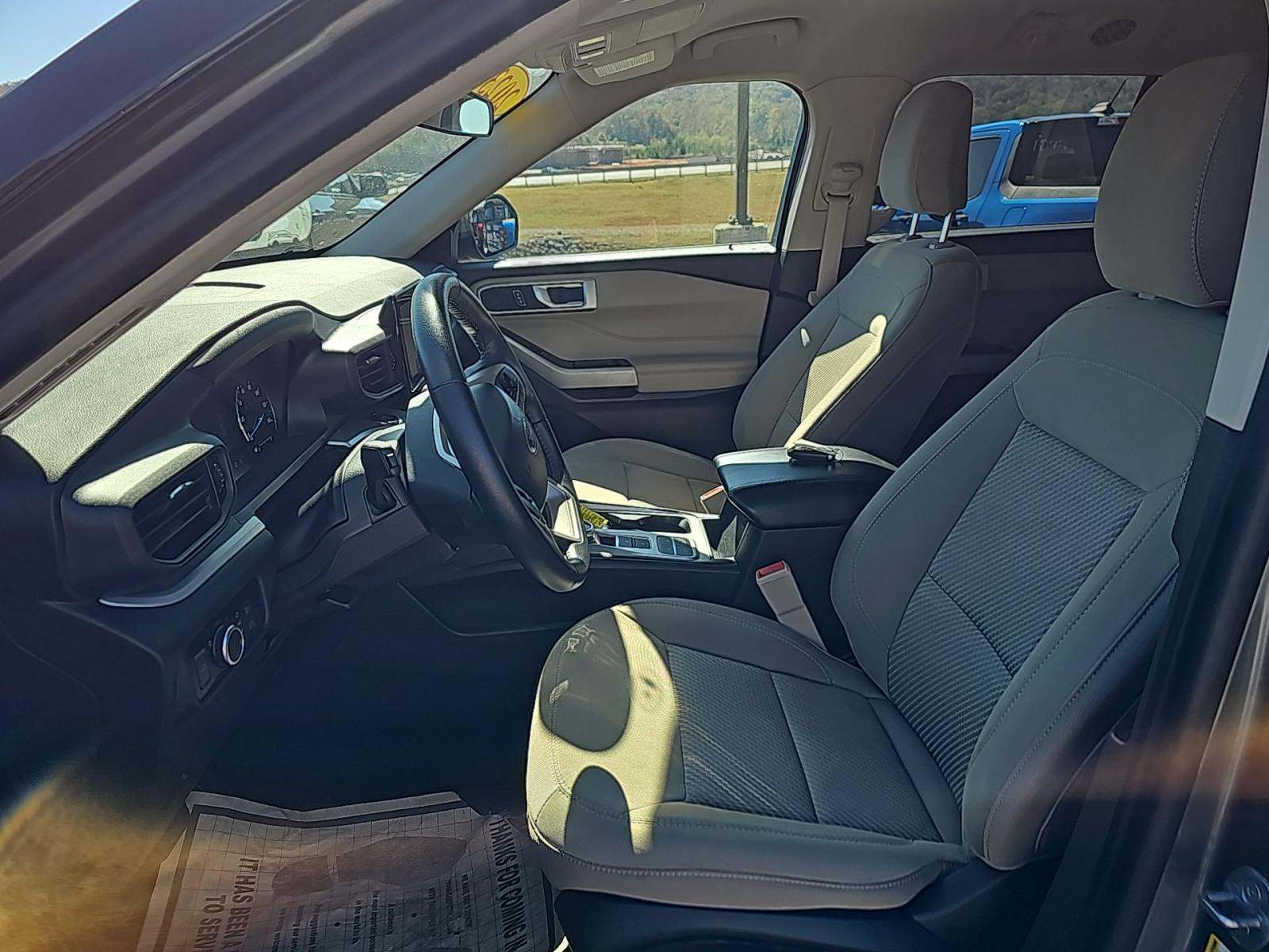 2023 Ford Explorer XLT RWD