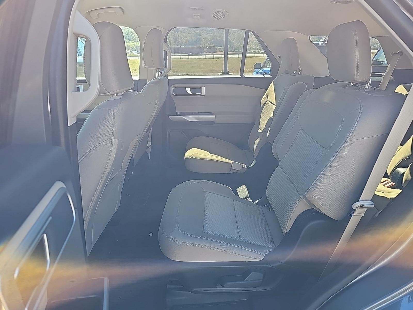 2023 Ford Explorer XLT RWD