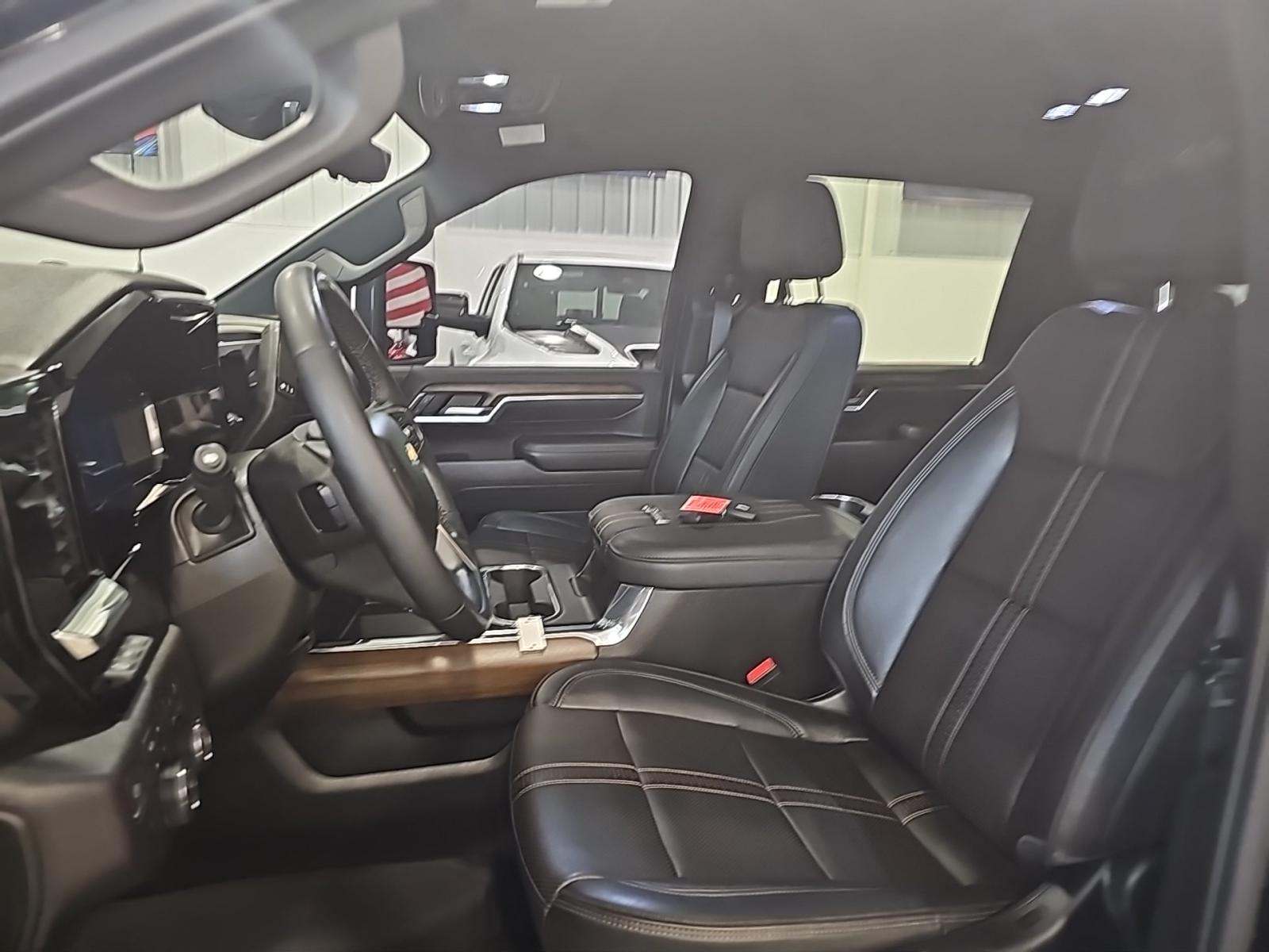 2024 Chevrolet Silverado 3500HD High Country AWD