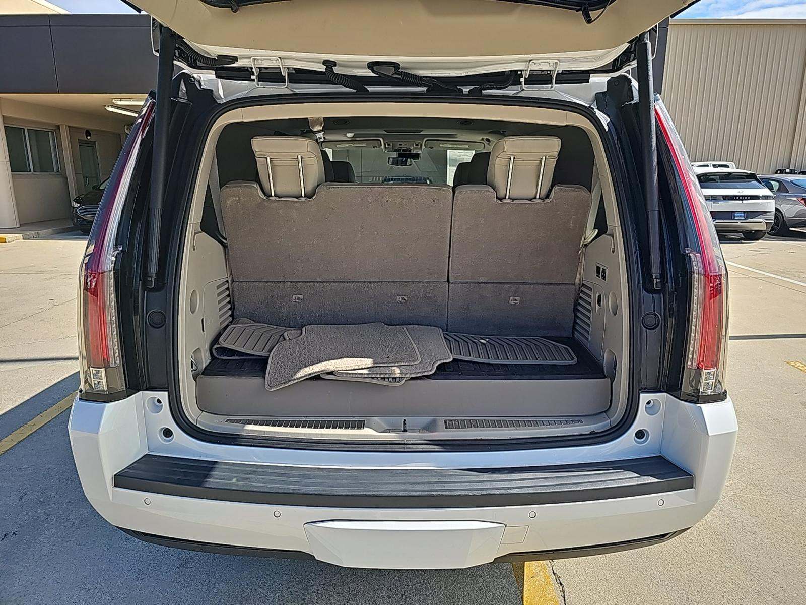 2020 Cadillac Escalade Luxury AWD