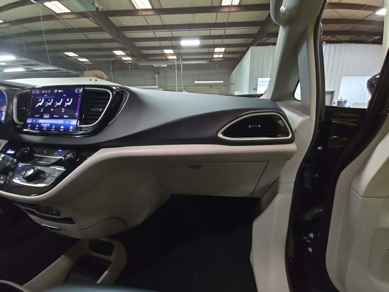 2023 Chrysler Pacifica Touring L FWD