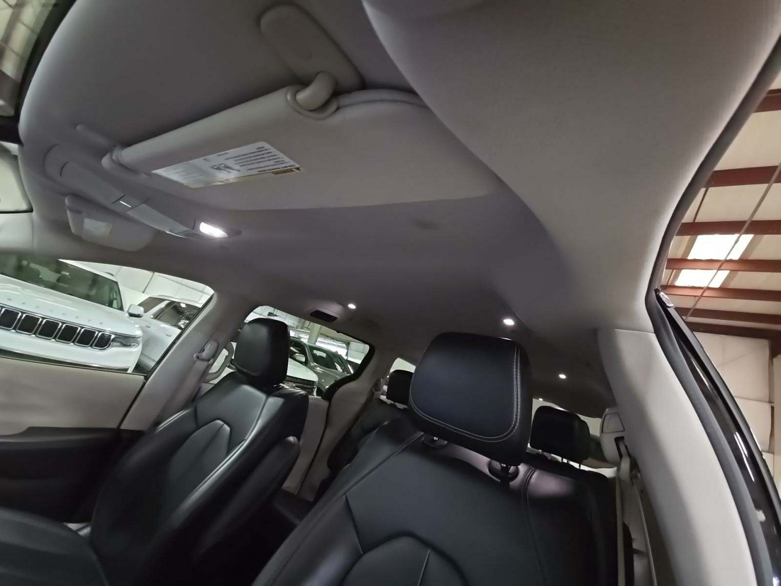 2023 Chrysler Pacifica Touring L FWD