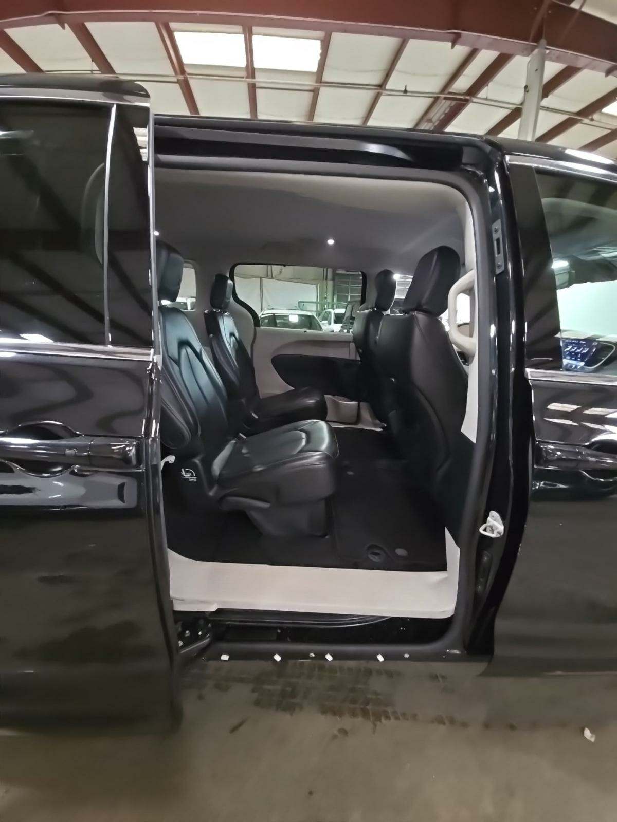 2023 Chrysler Pacifica Touring L FWD