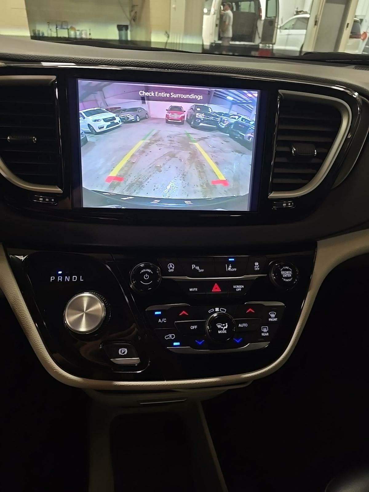 2023 Chrysler Pacifica Touring L FWD