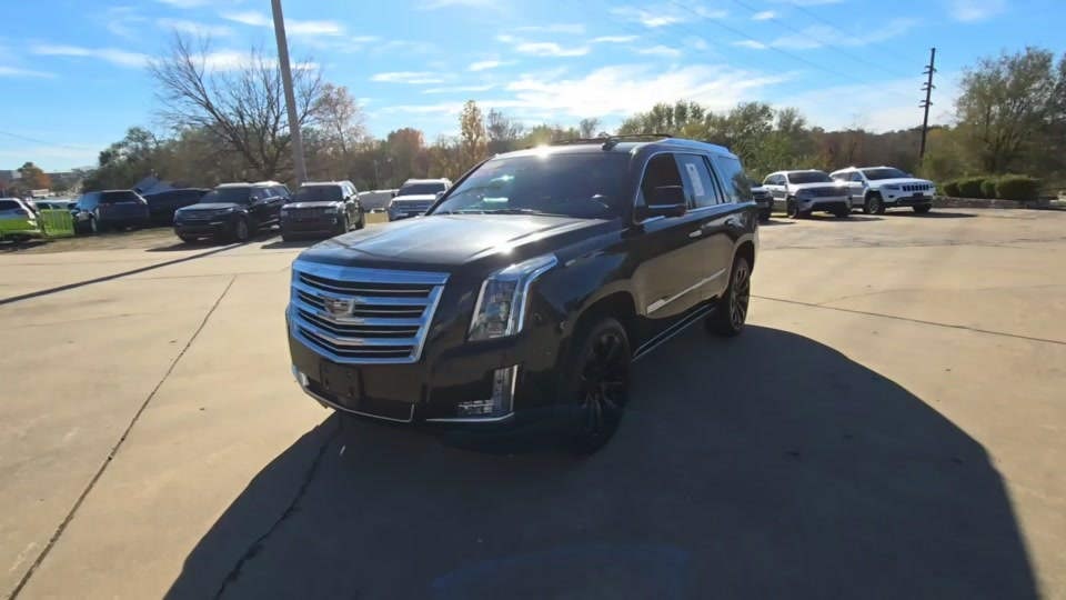 2017 Cadillac Escalade Luxury 1SB