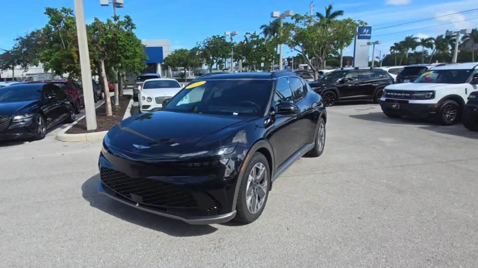 2024 Genesis GV60 Standard