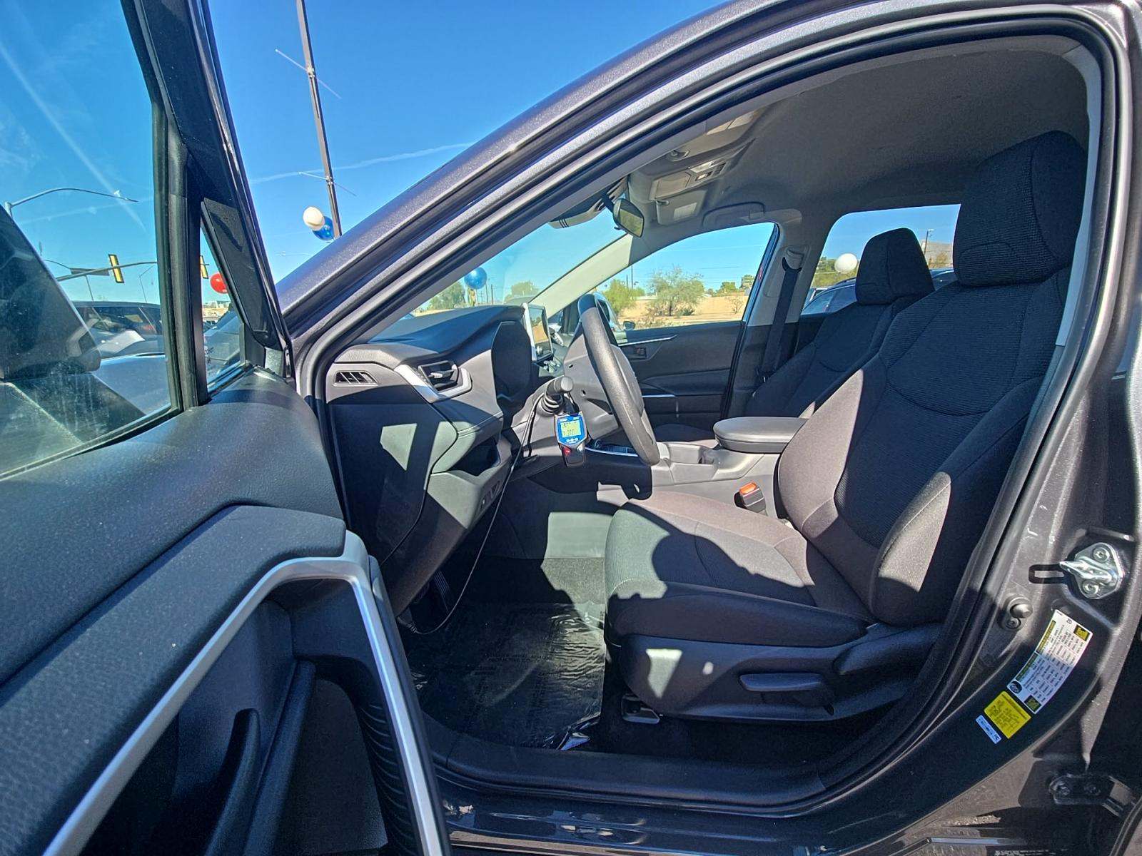 2025 Toyota RAV4 LE AWD