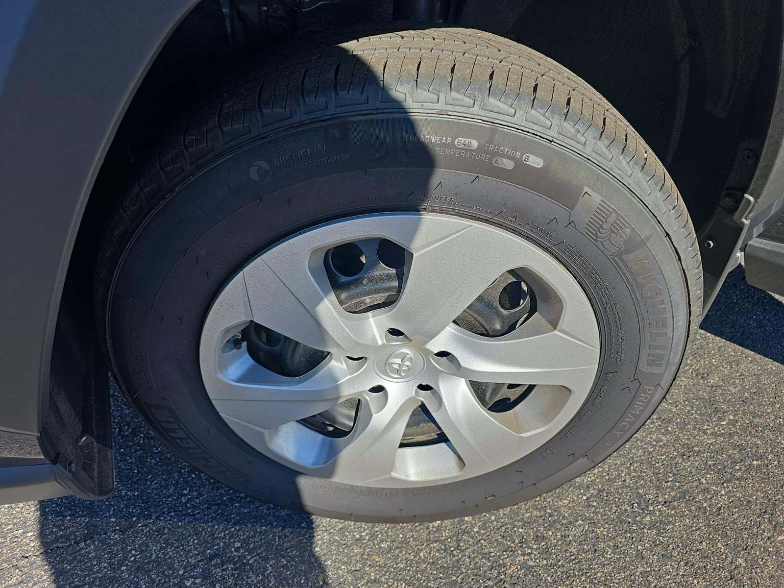 2025 Toyota RAV4 LE AWD