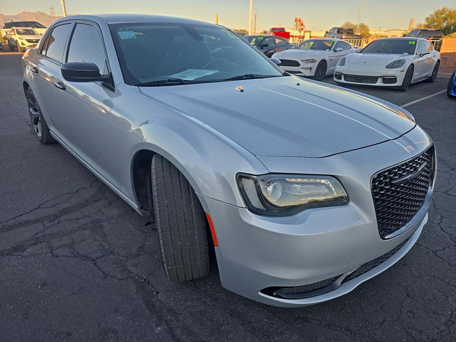 2022 Chrysler 300 Touring RWD