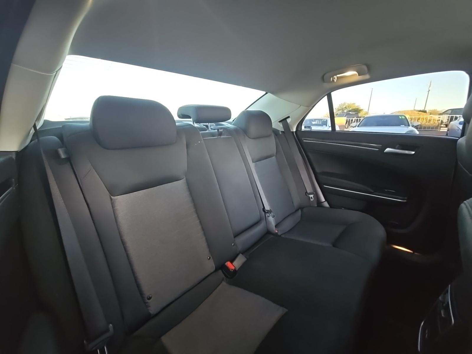 2022 Chrysler 300 Touring RWD