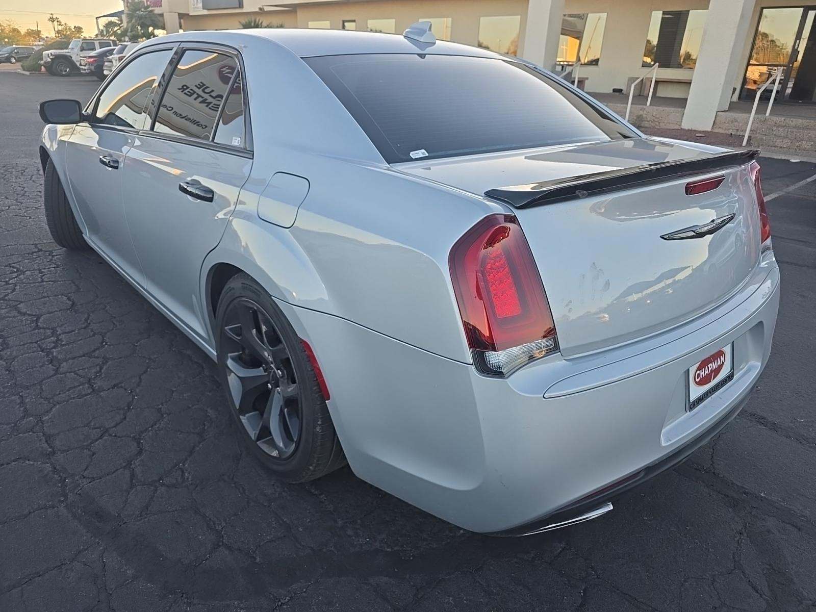 2022 Chrysler 300 Touring RWD