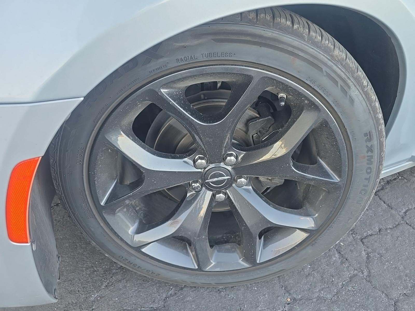 2022 Chrysler 300 Touring RWD